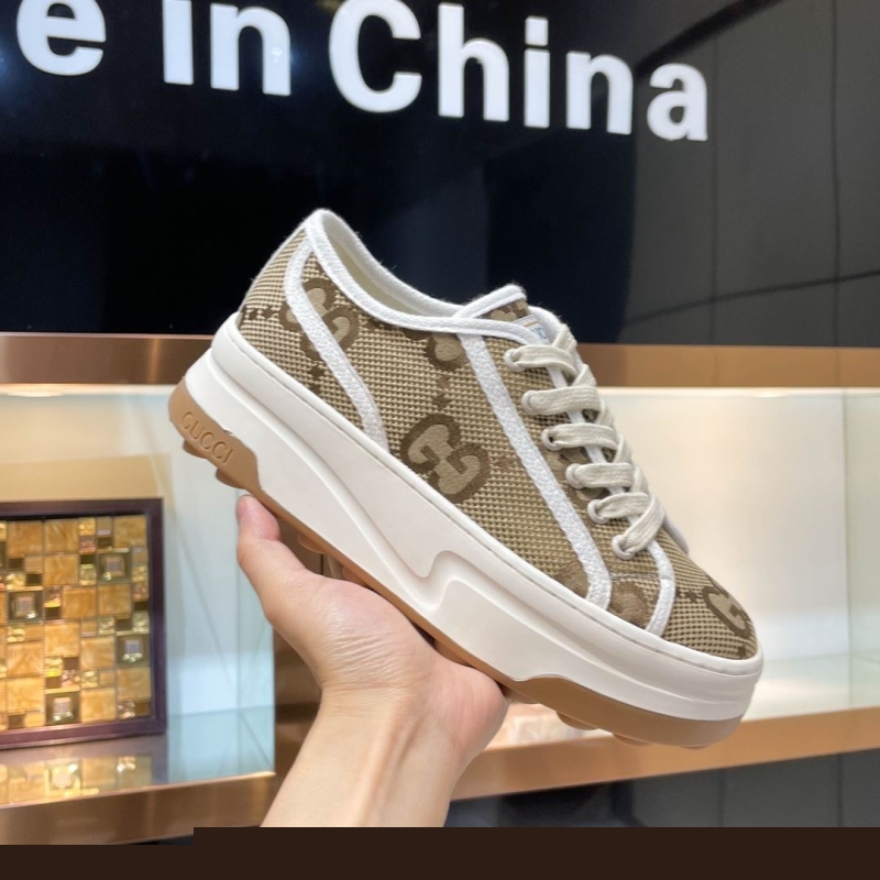 G*u*i casual shoes